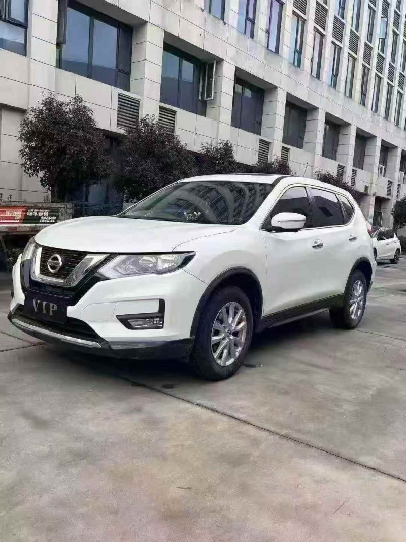 襄阳19年日产奇骏3