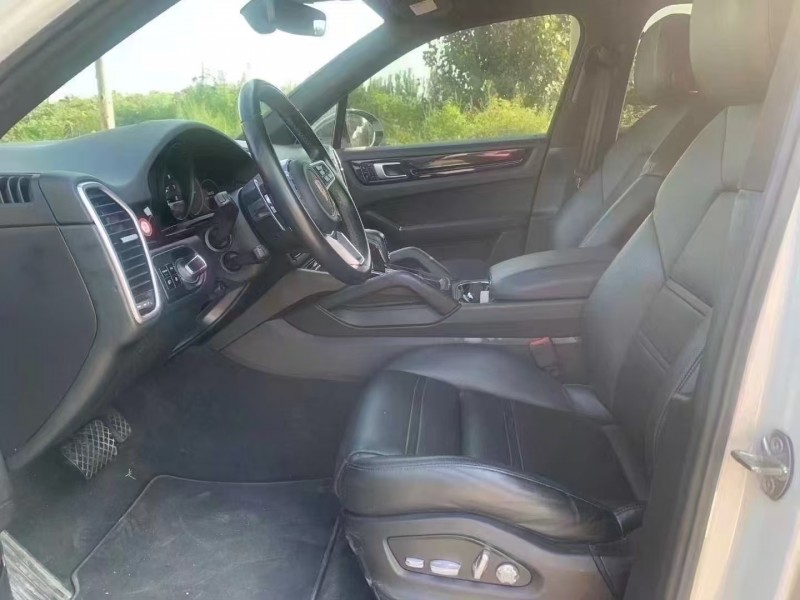 郑州19年保时捷卡宴4