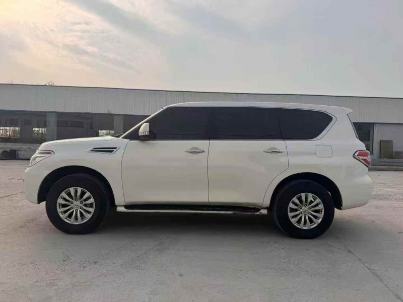 襄阳18年日产途乐4