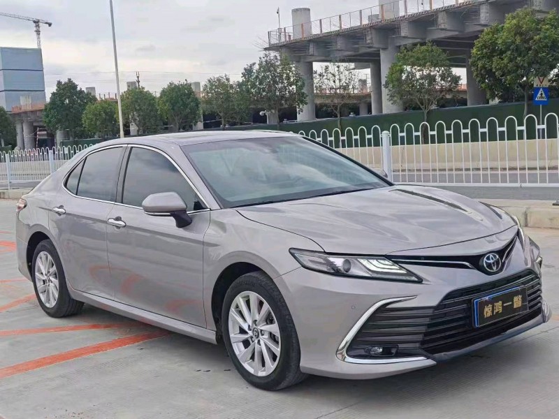 广州22年丰田凯美瑞3