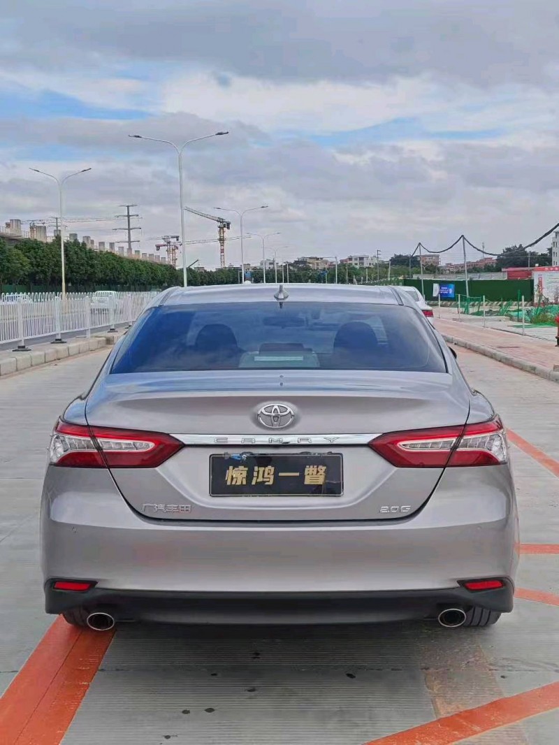 广州22年丰田凯美瑞5