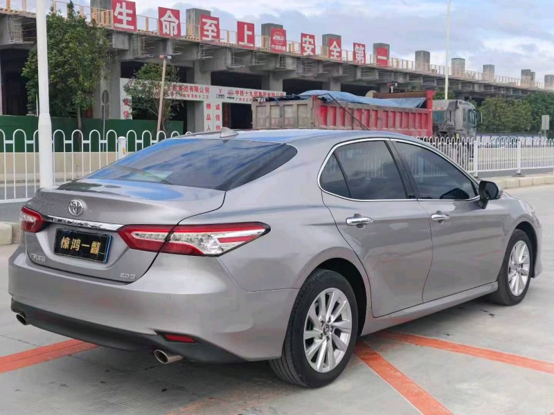 广州22年丰田凯美瑞6