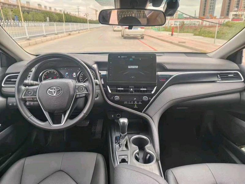 广州22年丰田凯美瑞7