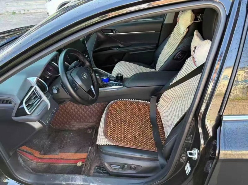 南宁23年丰田凯美瑞5