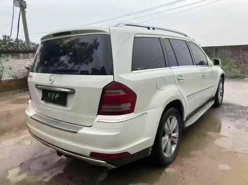 菏泽10年奔驰GL8