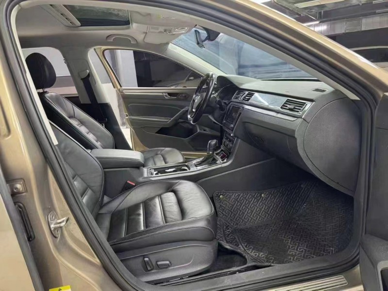 成都18年大众帕萨特7