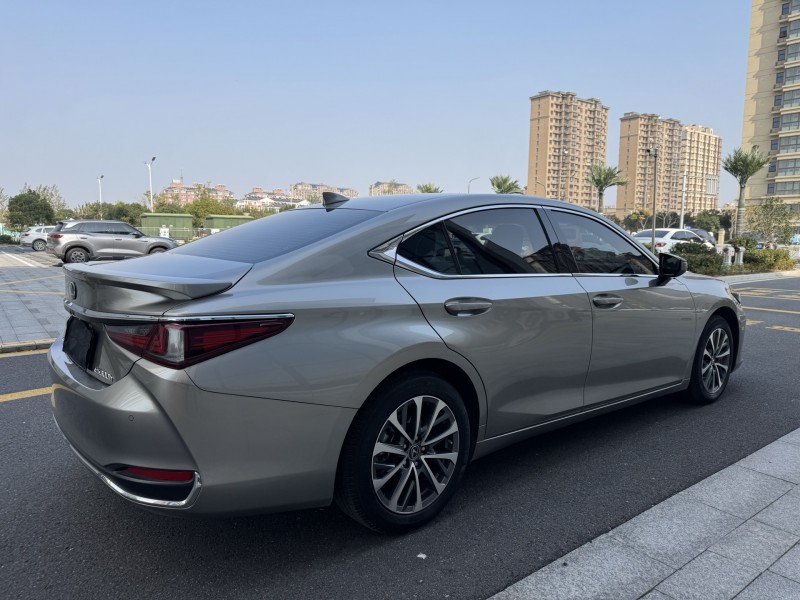 盐城24年雷克萨斯ES5