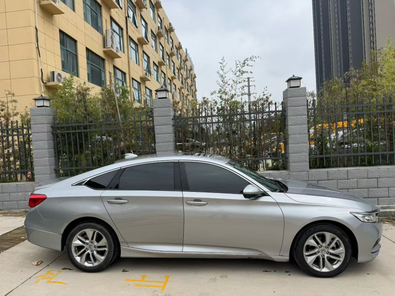 平顶山20年本田雅阁2