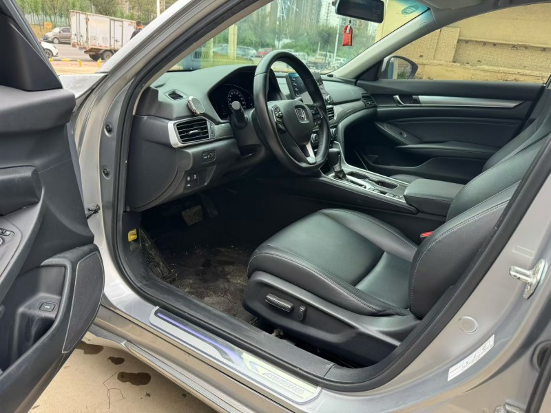 平顶山20年本田雅阁4