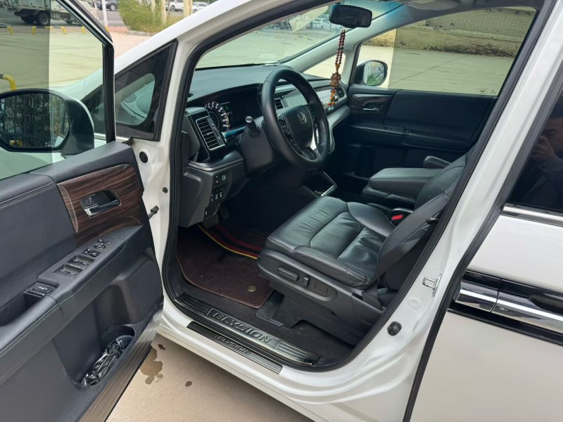 平顶山16年本田艾力绅4