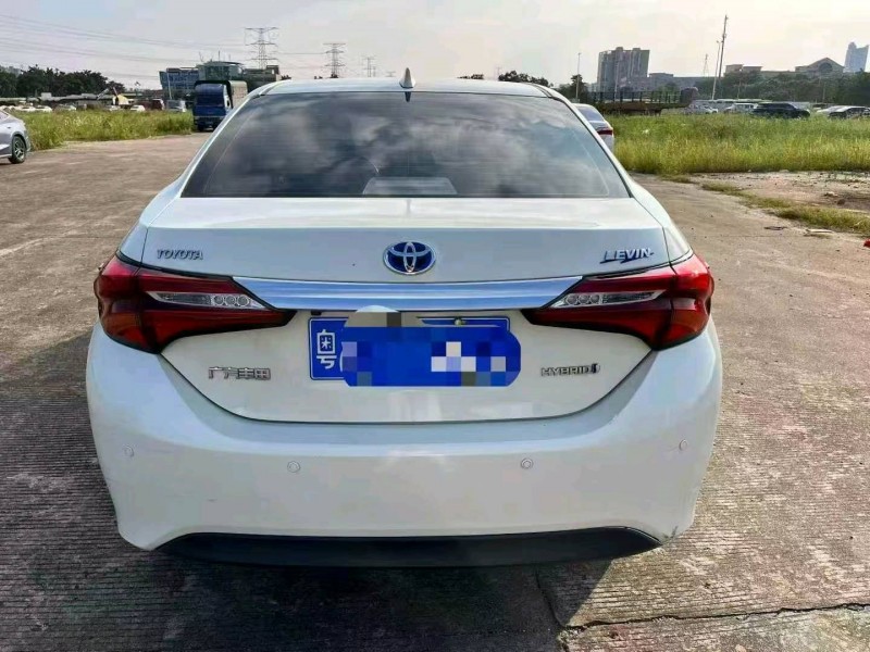 广州17年丰田雷凌3