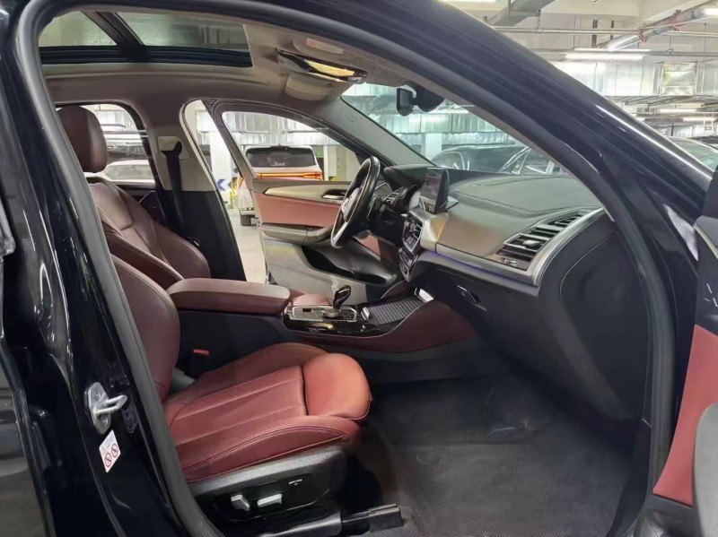 成都22年宝马X44