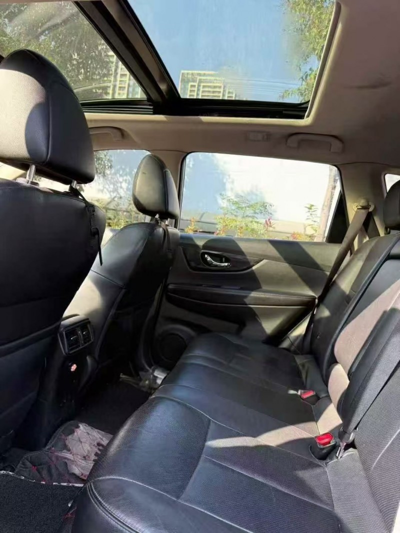 十堰17年日产奇骏4