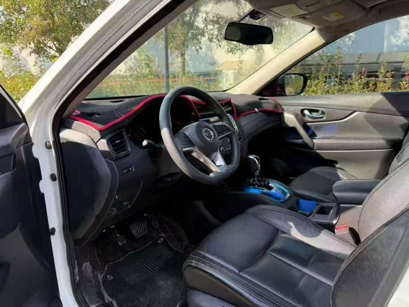 十堰17年日产奇骏6