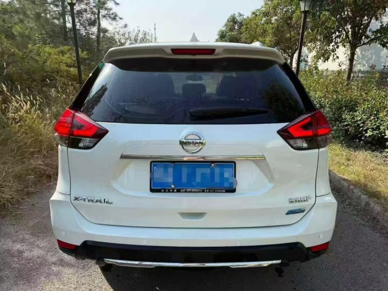 十堰17年日产奇骏7