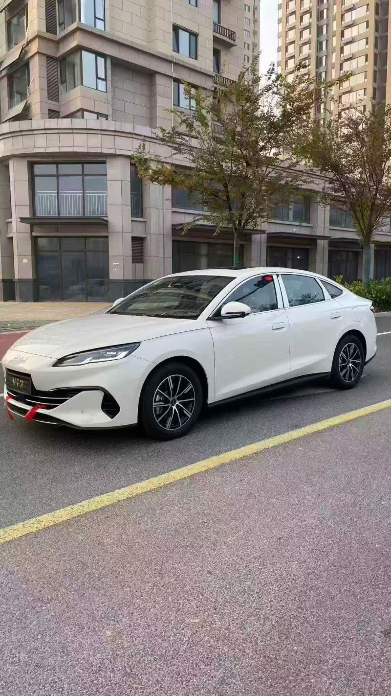 青岛25年比亚迪海豹3