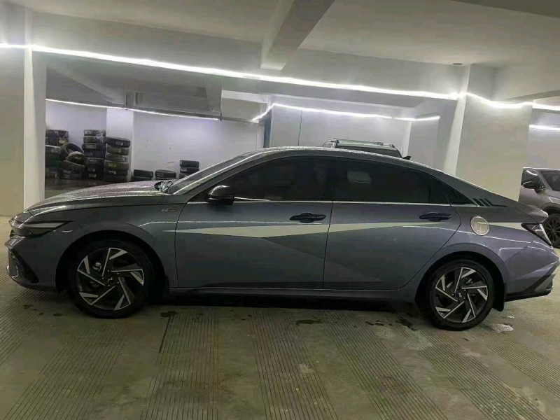 曲靖24年现代伊兰特3