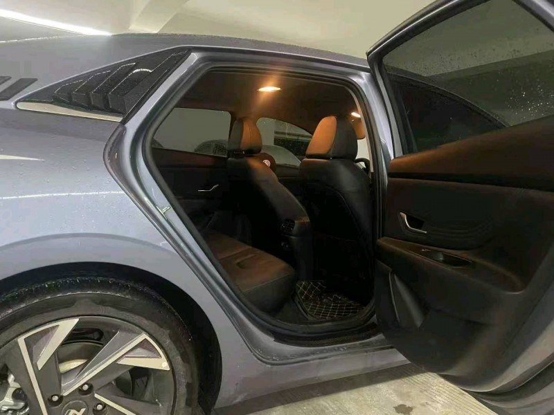 曲靖24年现代伊兰特6