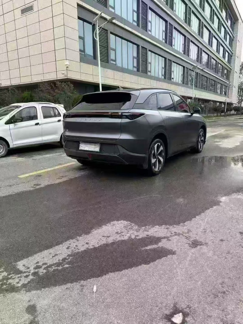 济宁25年极狐汽车阿尔法8