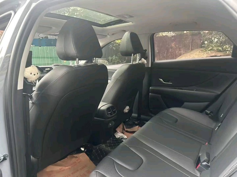 重庆23年现代伊兰特3