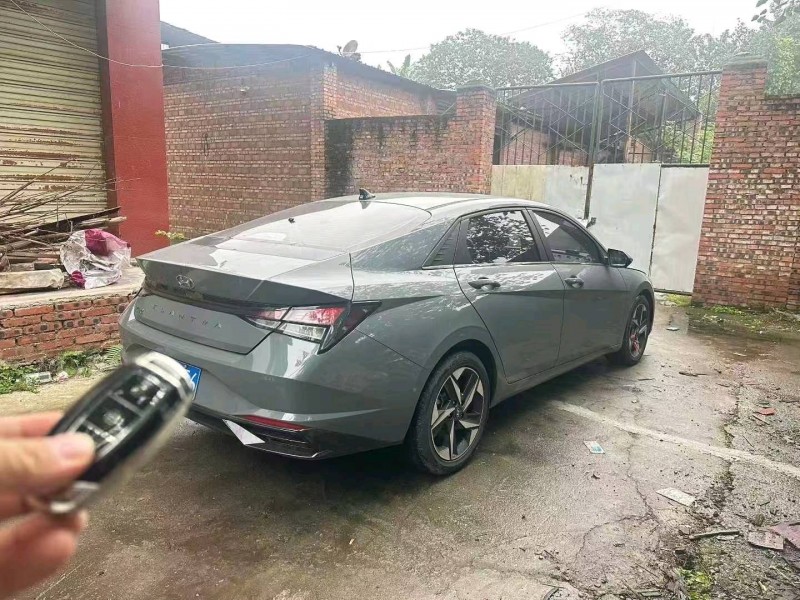 重庆23年现代伊兰特5