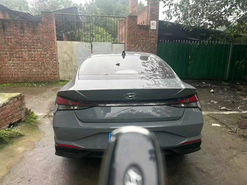 重庆23年现代伊兰特6