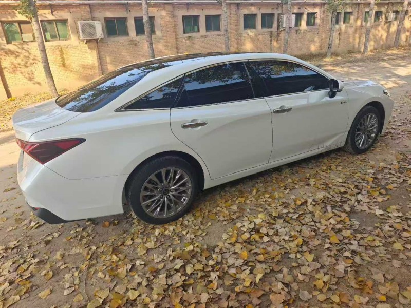 保定24年丰田亚洲龙8