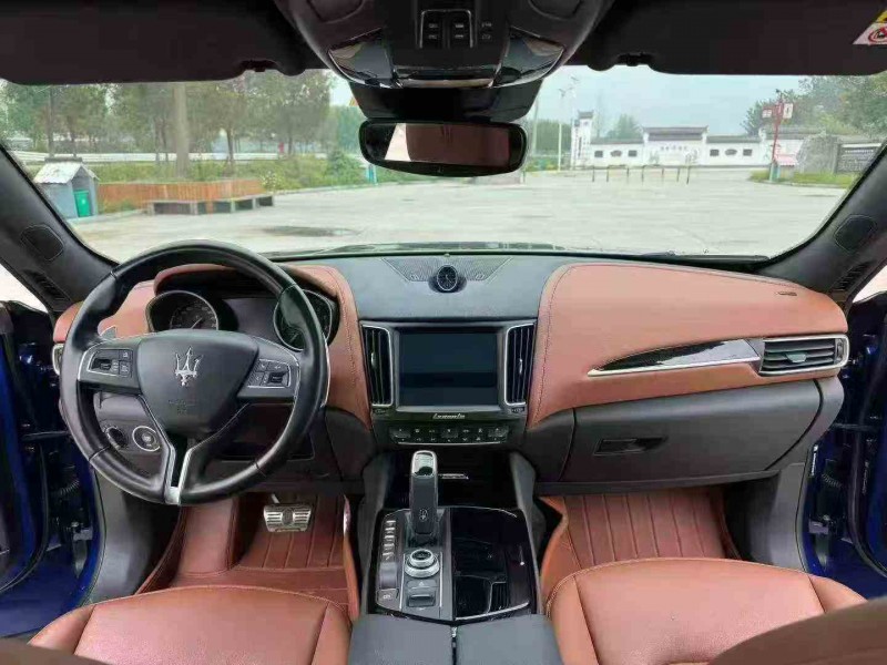 徐州20年玛莎拉蒂Levante4