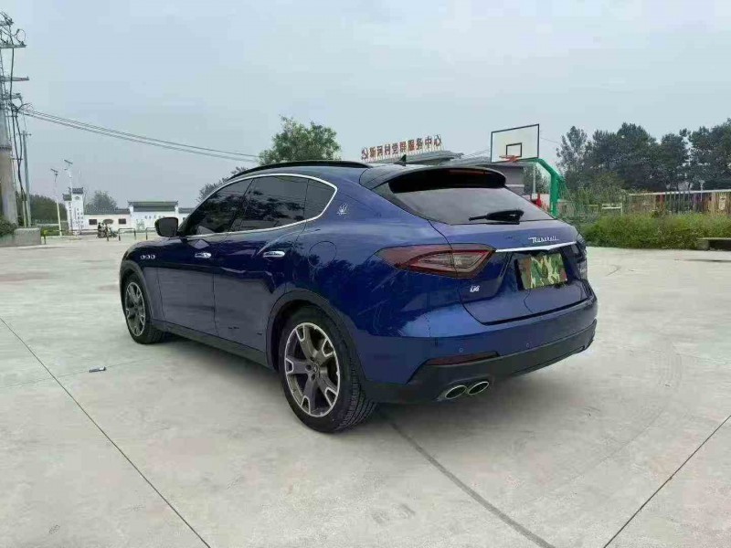 徐州20年玛莎拉蒂Levante8