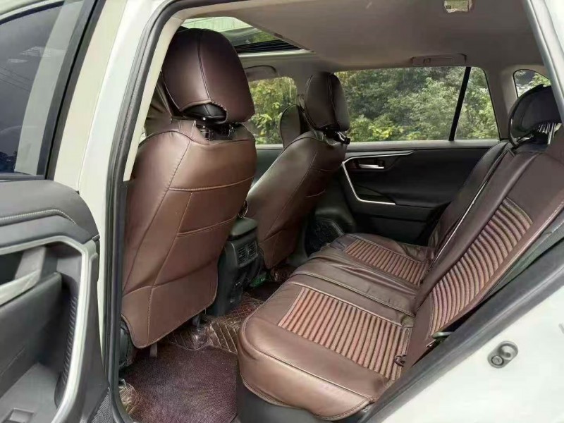 济宁23年丰田威兰达5