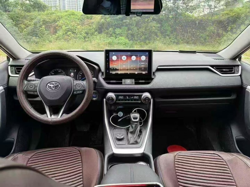 济宁23年丰田威兰达6