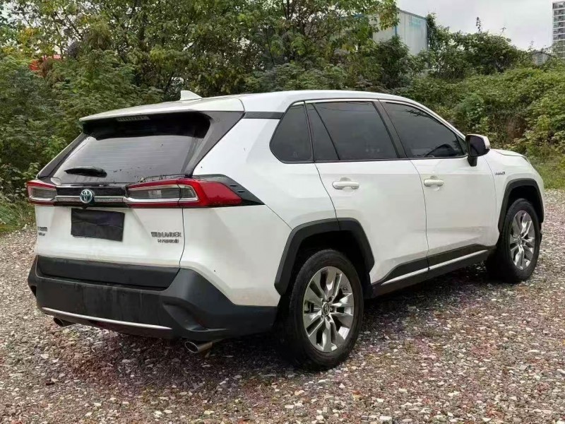 济宁23年丰田威兰达7