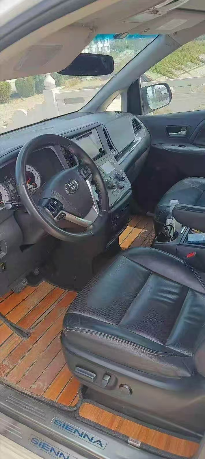 潍坊16年丰田塞纳4