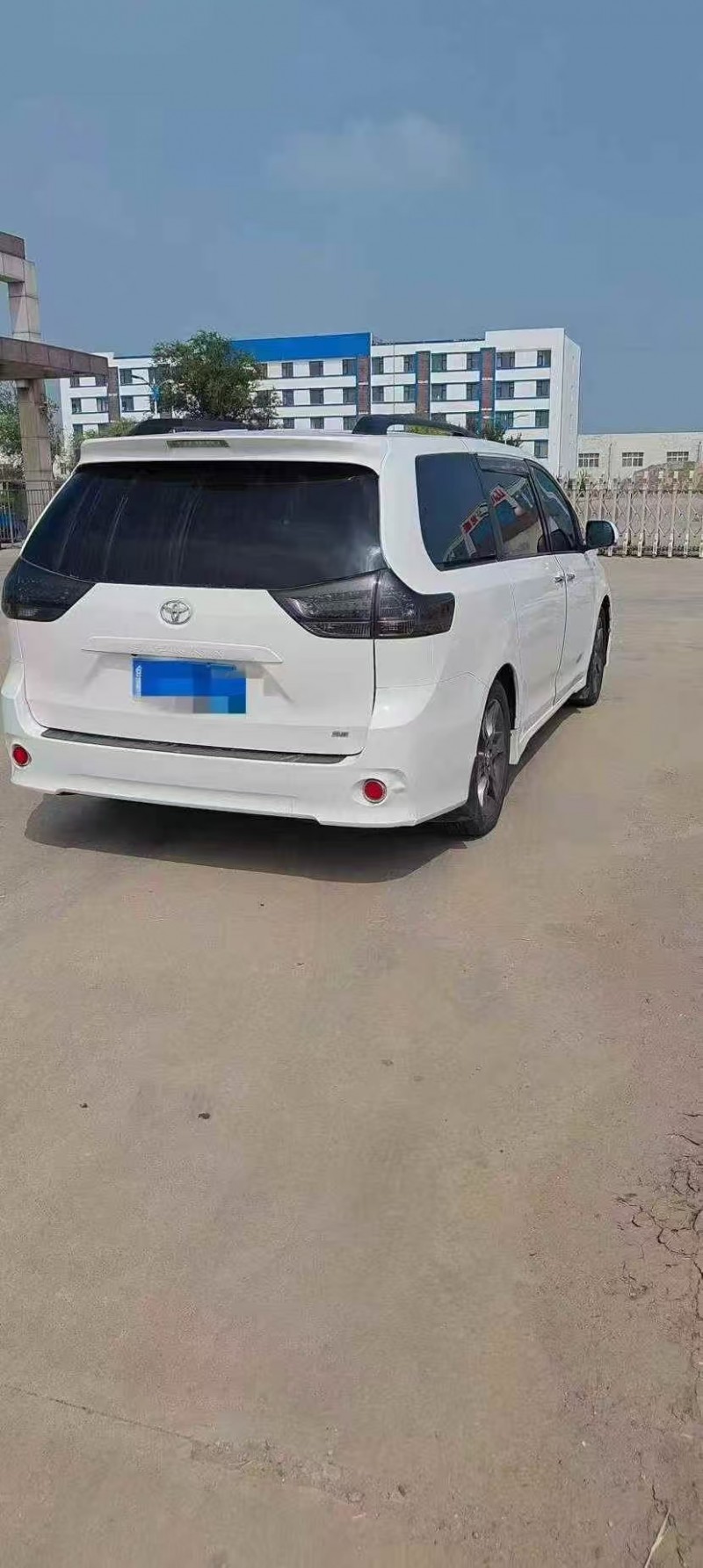 潍坊16年丰田塞纳9