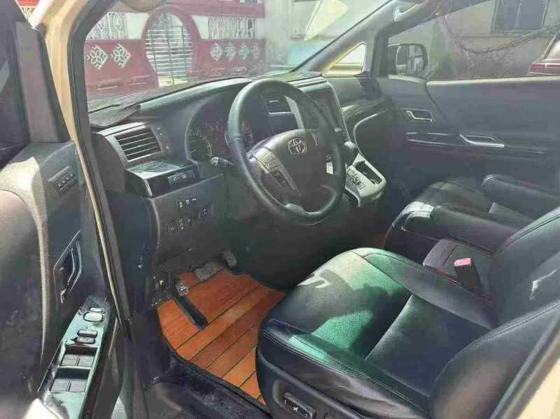 潍坊14年丰田埃尔法4