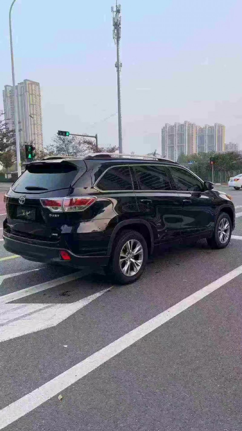 日照16年丰田汉兰达7