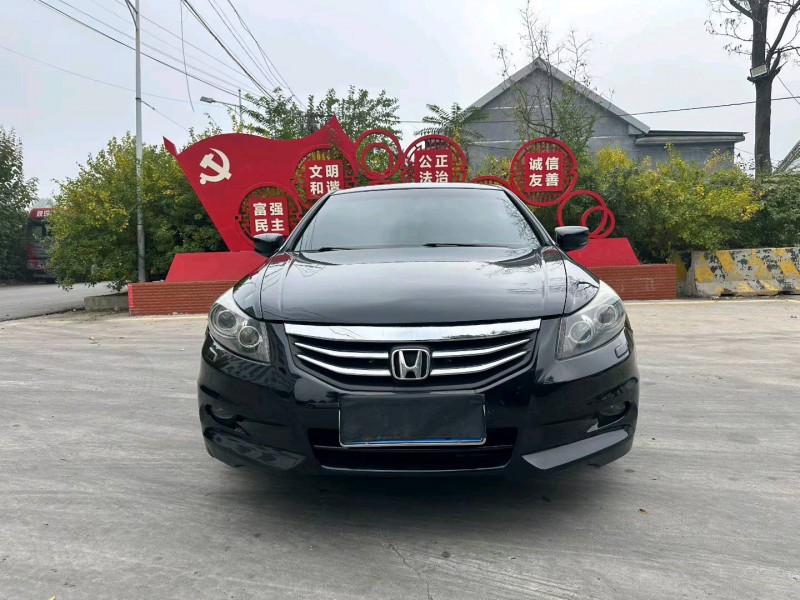 泰安12年本田雅阁1