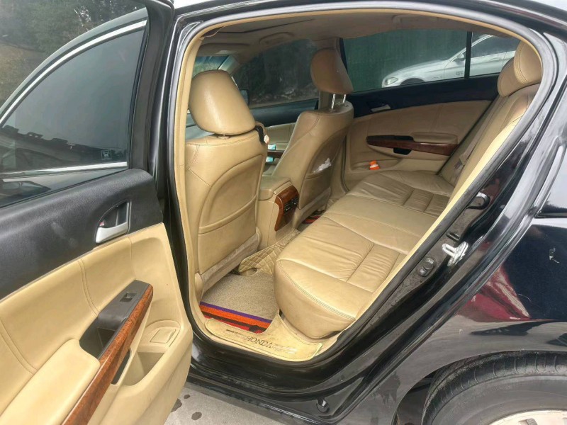 泰安12年本田雅阁4