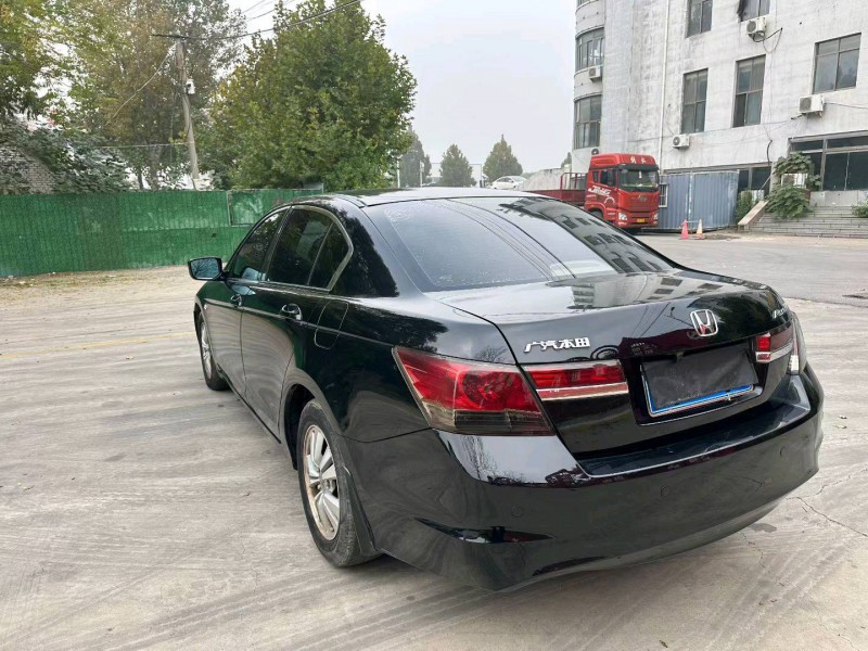 泰安12年本田雅阁8