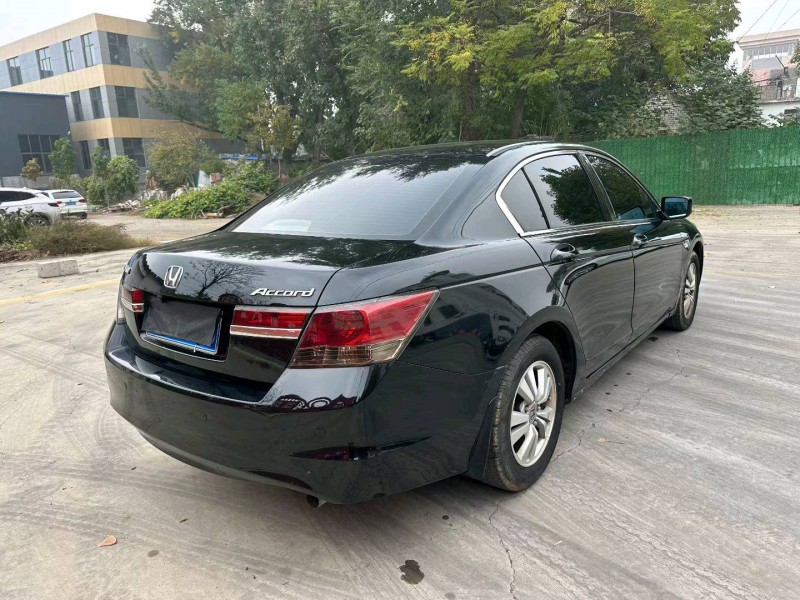 泰安12年本田雅阁9