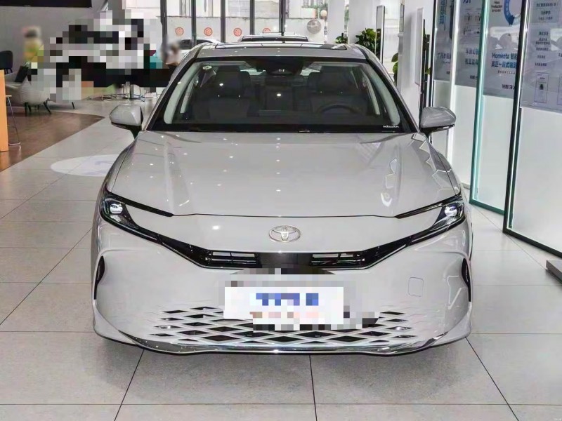 聊城25年丰田凯美瑞1