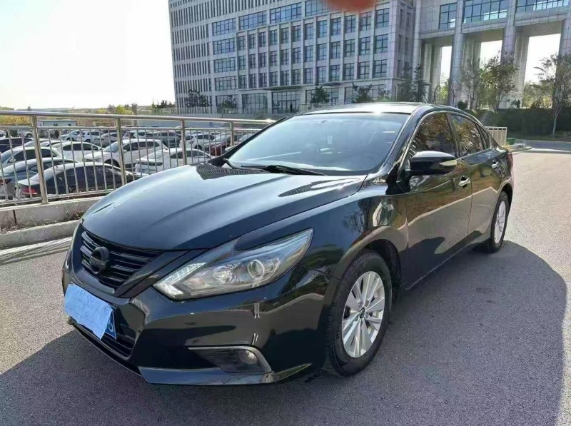 潍坊17年日产天籁3