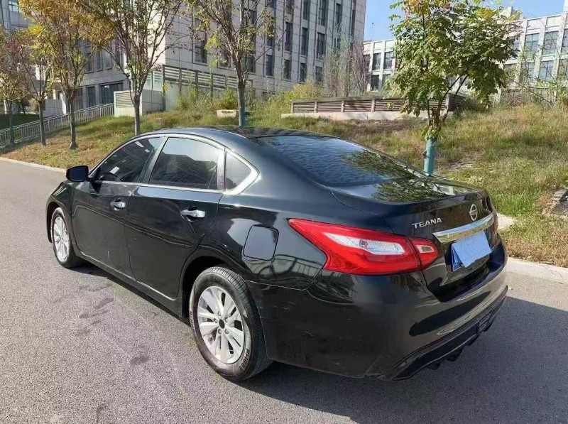 潍坊17年日产天籁8