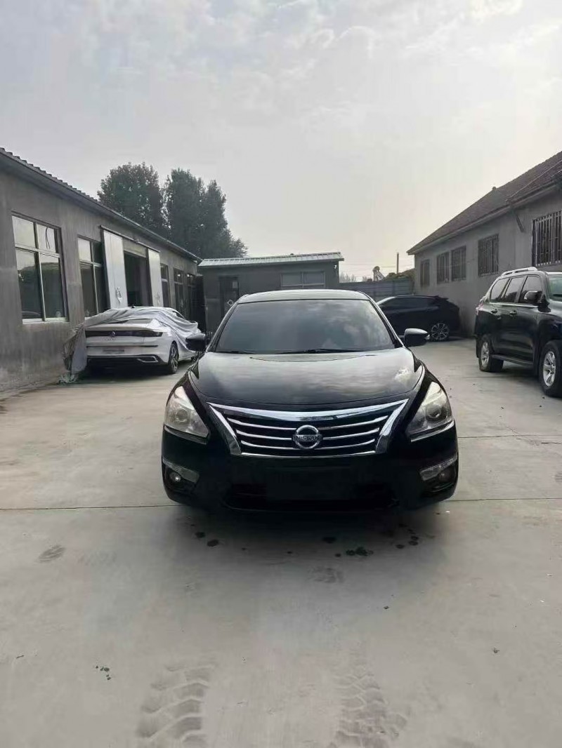 青岛16年日产天籁1