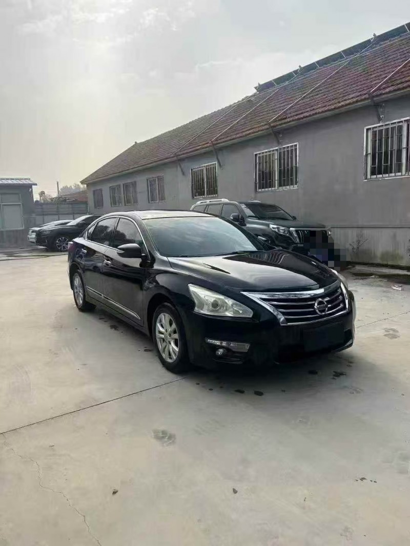 青岛16年日产天籁2