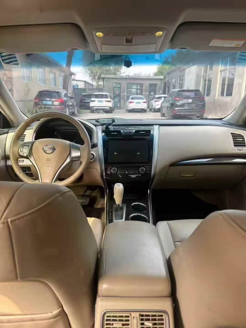 青岛16年日产天籁6