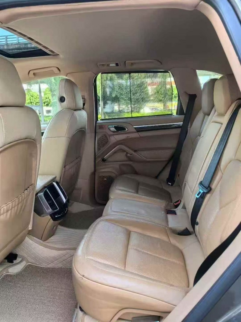 三明15年保时捷卡宴4