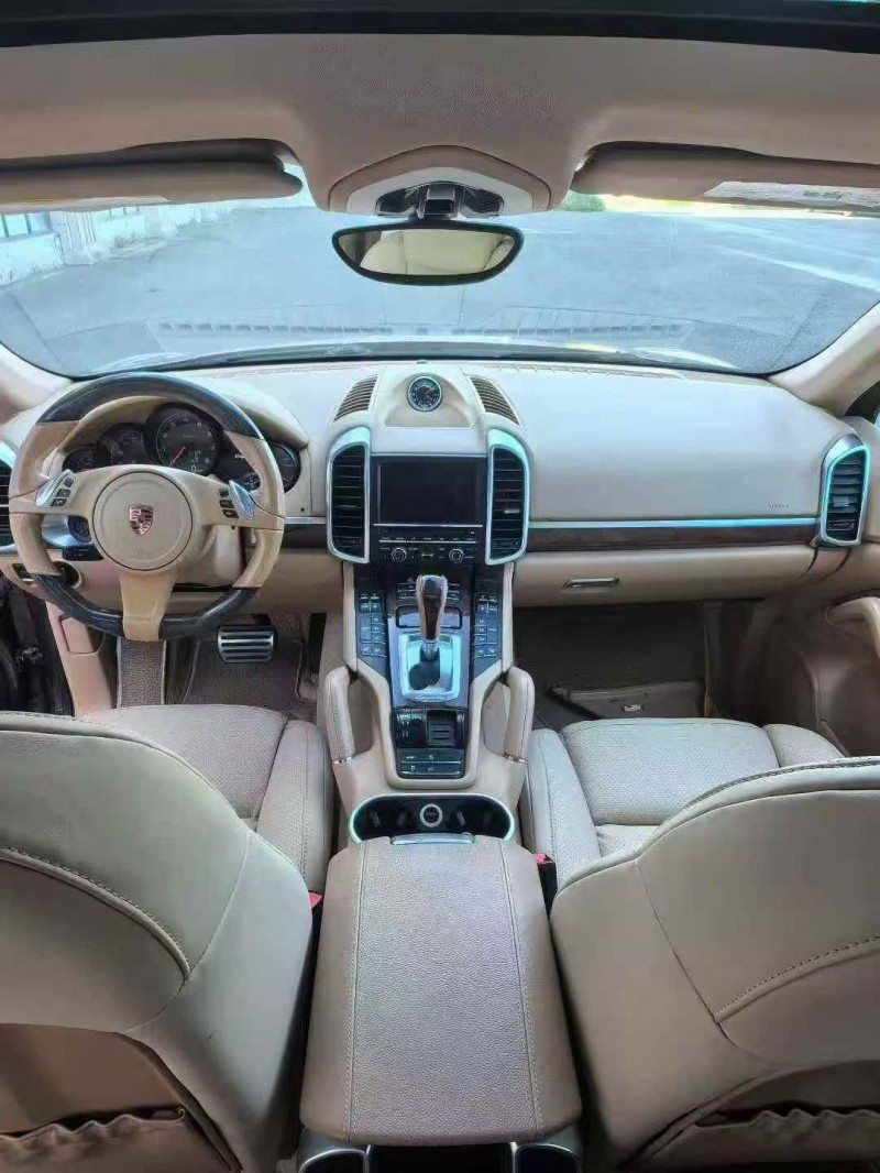 三明15年保时捷卡宴6