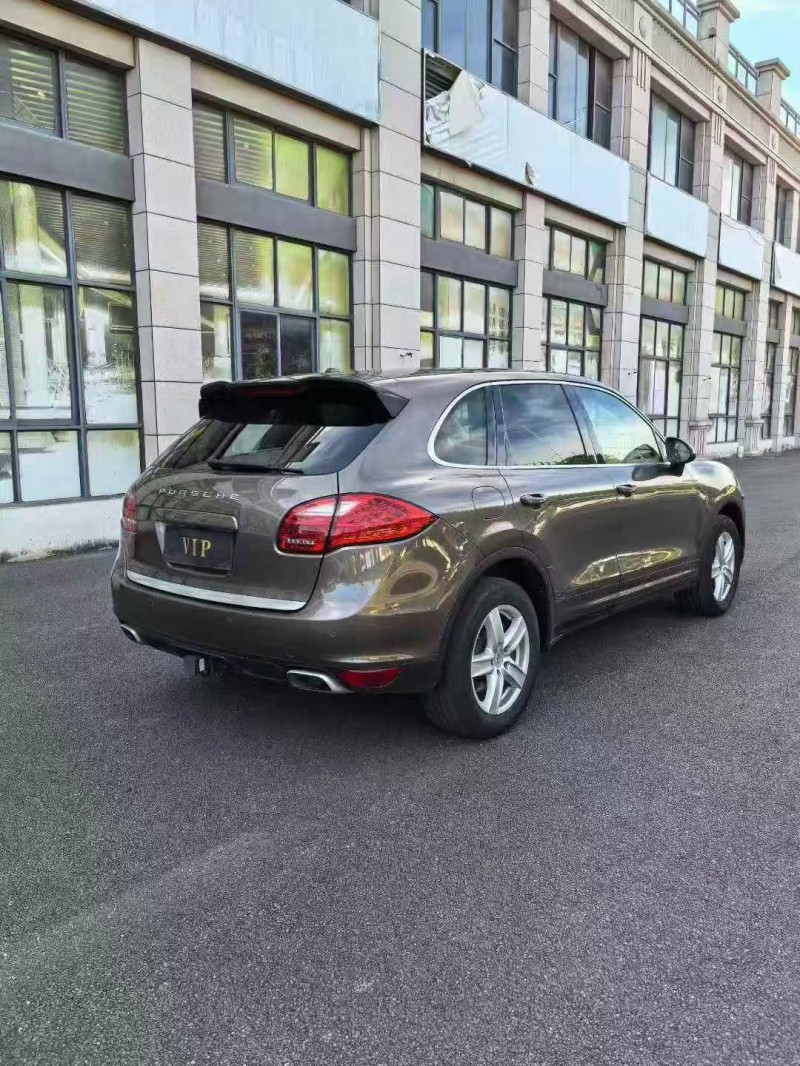 三明15年保时捷卡宴8