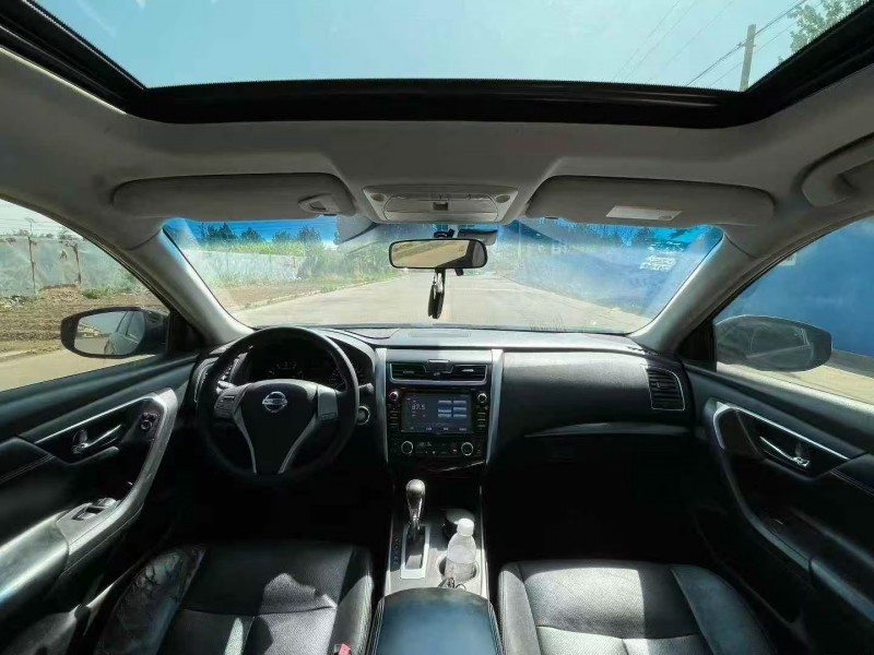 青岛15年日产天籁4